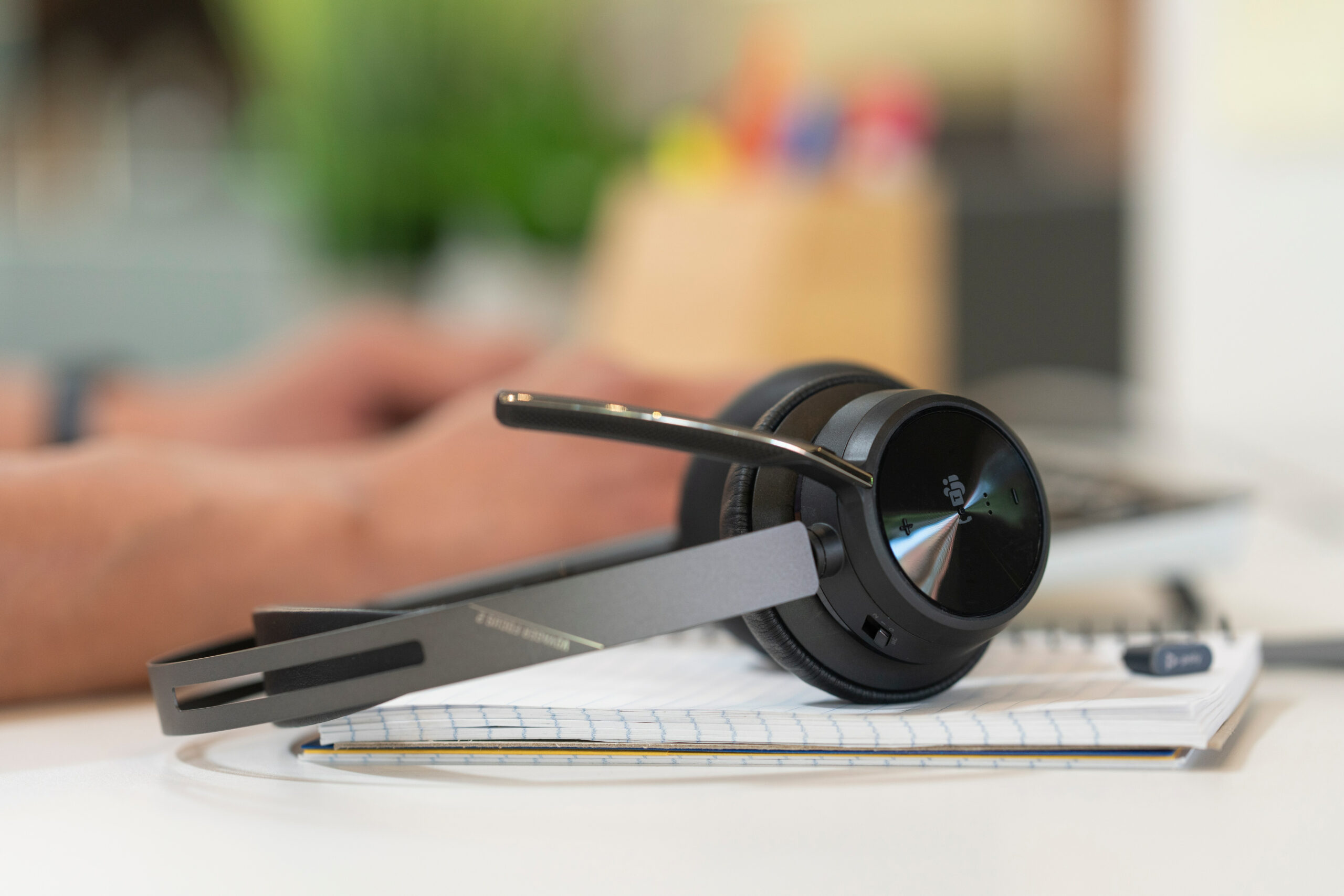 POLY Voyager Focus 2 USB-C headset met oplaadstatief - Afbeelding 8